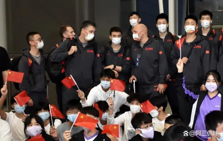 CCTV5直播男篮世预赛,周琦迎战哈萨克斯坦,乔帅或打劲敌2个短板-cctv5直播男篮球