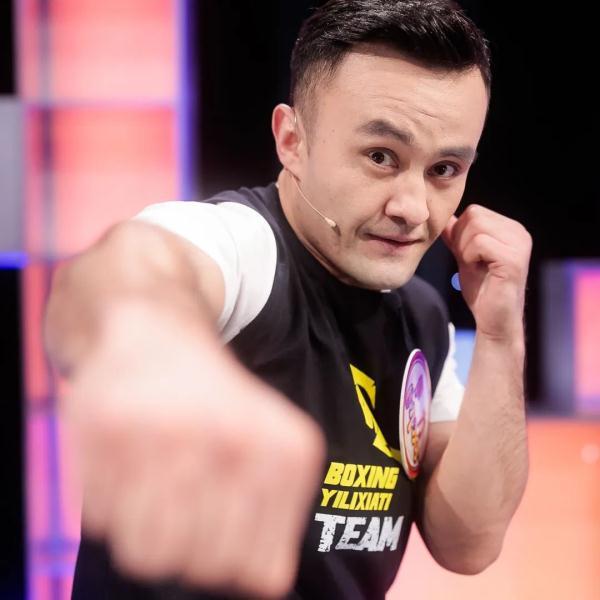 《开门大吉》“这也行”八人组乱拳“击倒”小尼(开门大吉第8扇门)