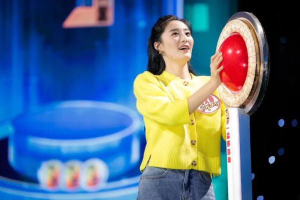 《开门大吉》“这也行”八人组乱拳“击倒”小尼(开门大吉第8扇门)