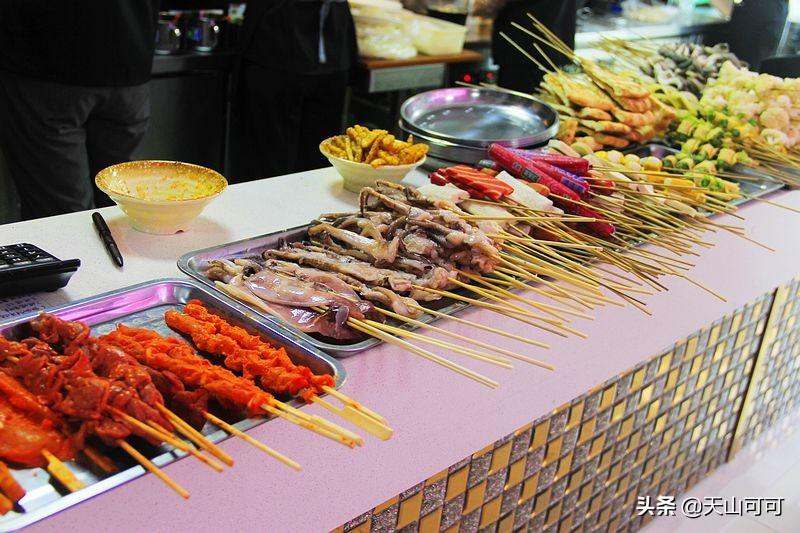 医院食堂饭菜实惠品种多,荤素搭配任意吃,来蹭饭人比工作人员多(医院食堂有什么菜)