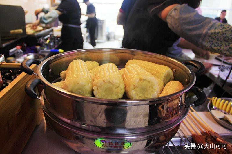 医院食堂饭菜实惠品种多,荤素搭配任意吃,来蹭饭人比工作人员多(医院食堂有什么菜)