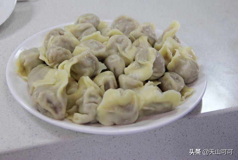 医院食堂饭菜实惠品种多,荤素搭配任意吃,来蹭饭人比工作人员多(医院食堂有什么菜)