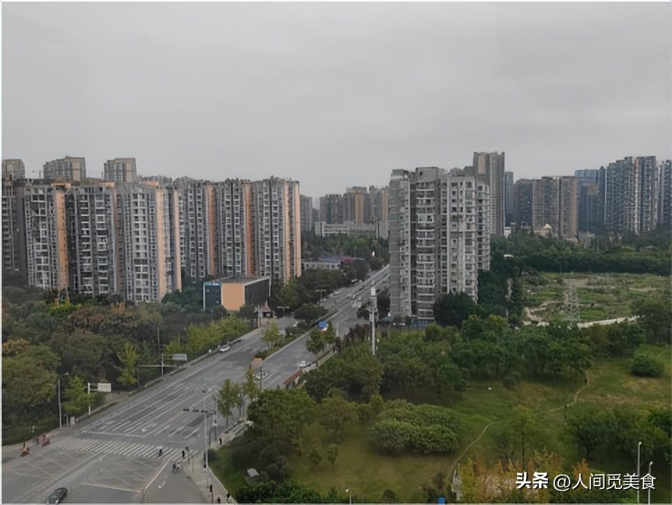 四川护士晒医院食堂饭走红,素菜4元荤菜8元:一个月胖4斤也乐意(医院食堂吃饭要钱吗)