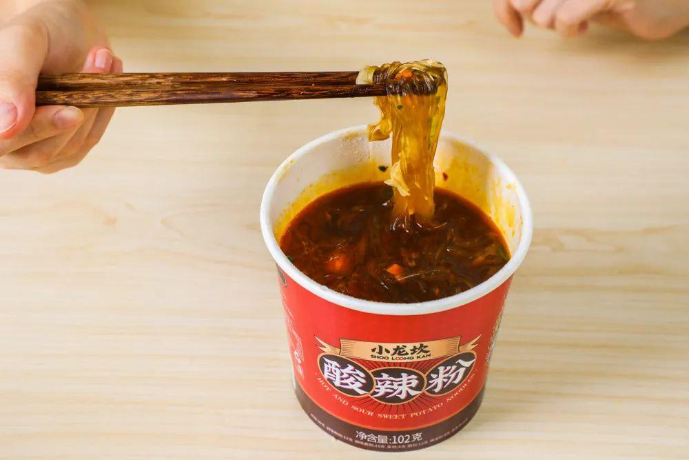 200W床垫买不起!但我凭一己之力,全款买下6款酸辣粉-两百万的床垫