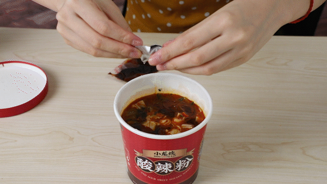 200W床垫买不起!但我凭一己之力,全款买下6款酸辣粉-两百万的床垫