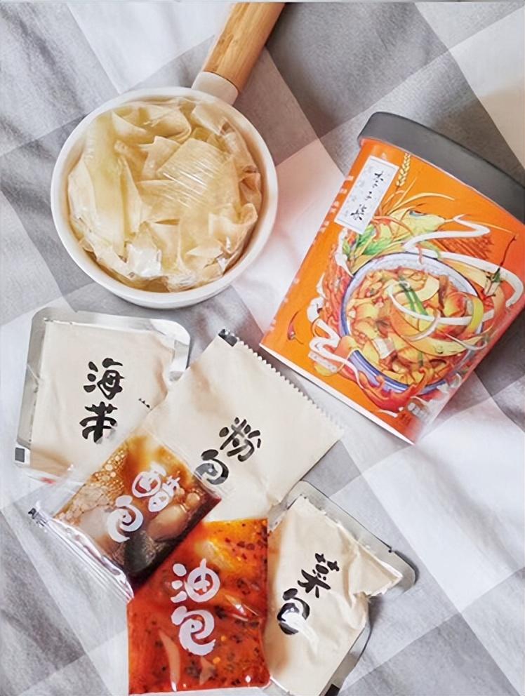 200W床垫买不起!但我凭一己之力,全款买下6款酸辣粉-两百万的床垫