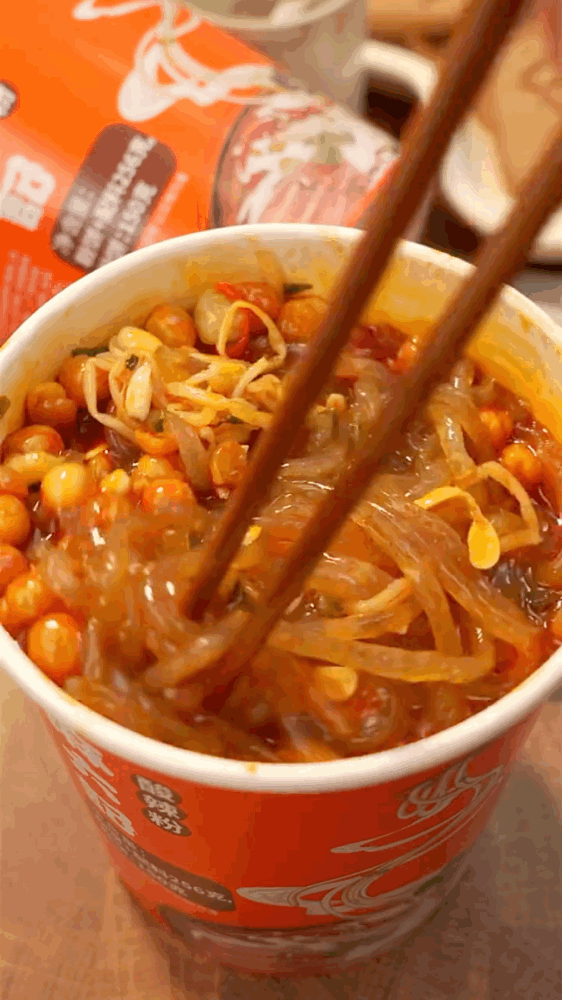 200W床垫买不起!但我凭一己之力,全款买下6款酸辣粉-两百万的床垫