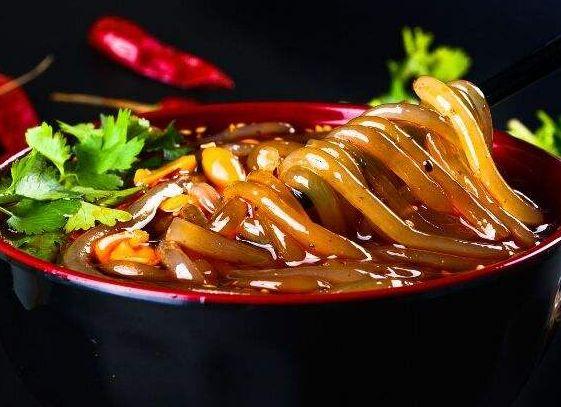 麻辣酸爽 | 让人忍不住吞咽的开胃美味酸辣粉-酸辣粉麻辣烫的做法视频