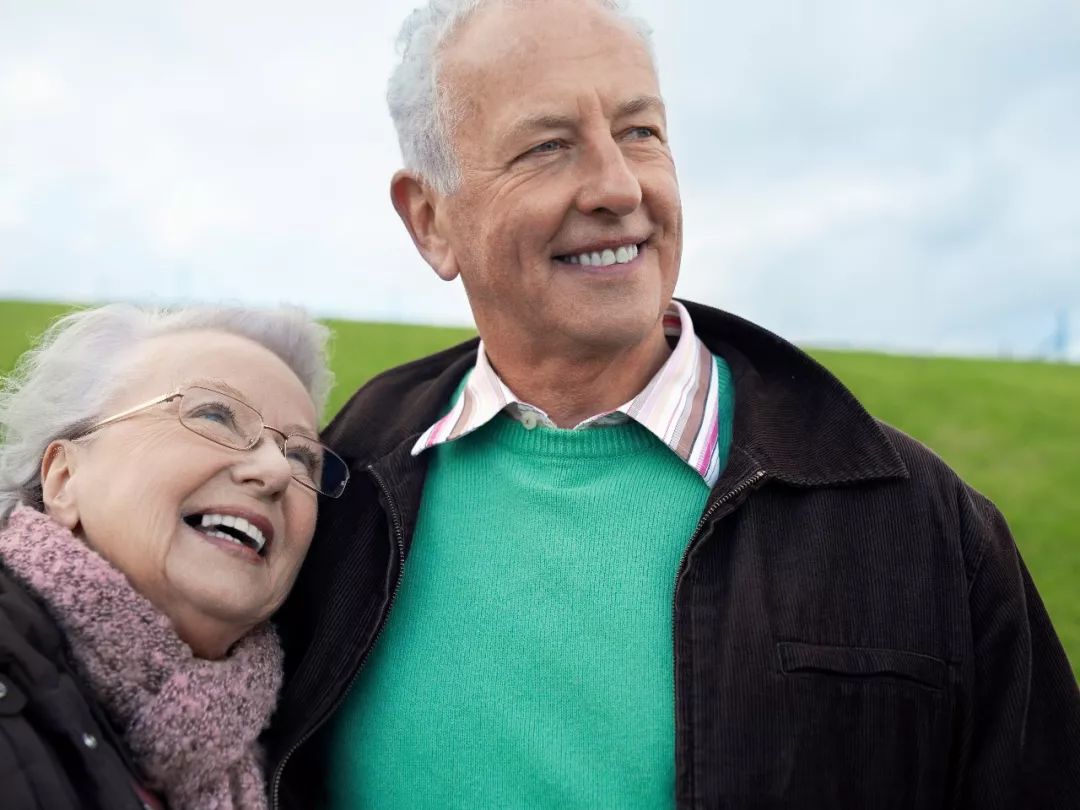 吴尊爸爸72岁却像27岁,只因日常有这个“坏习惯”!(吴尊为75岁父亲庆生?)