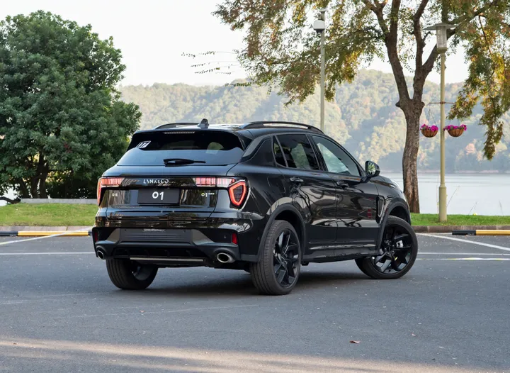 低配接近18万,卖得比CR-V贵的领克01,靠的仅仅是堆料?-领克01最低价格