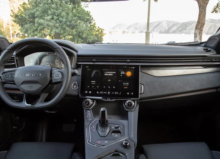 低配接近18万,卖得比CR-V贵的领克01,靠的仅仅是堆料?-领克01最低价格