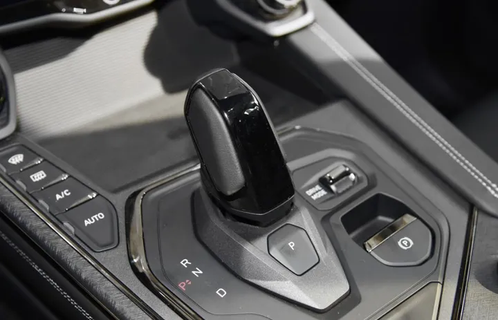 搭沃尔沃同款发动机!新款领克01正式上市,售价17.98万元起-2020款领克01发动机是沃尔沃的吗