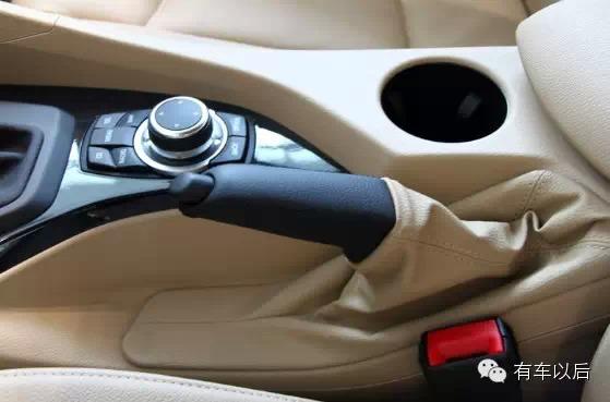 开车忘松手刹,有过的举手! | 一周问答精选-汽车忘记松手刹行驶一段有啥影响