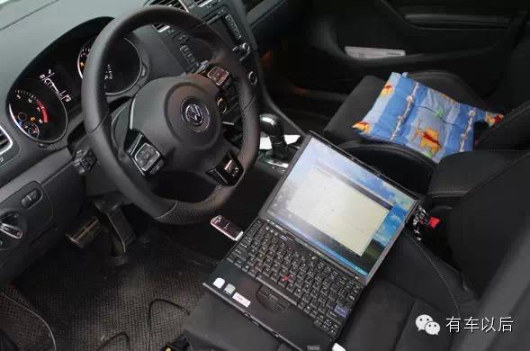 开车忘松手刹,有过的举手! | 一周问答精选-汽车忘记松手刹行驶一段有啥影响