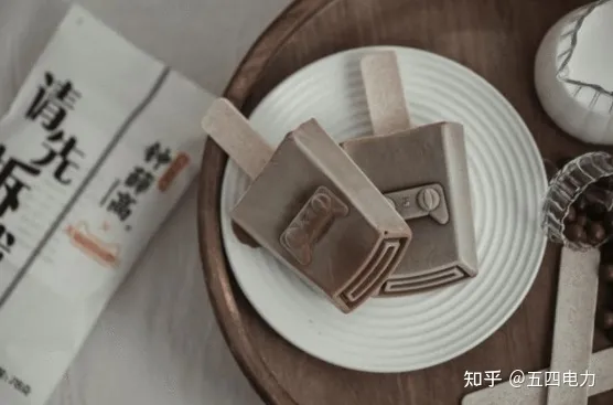 一支雪糕66元,钟薛高是在割韭菜吗?(钟薛高66元雪糕图片)