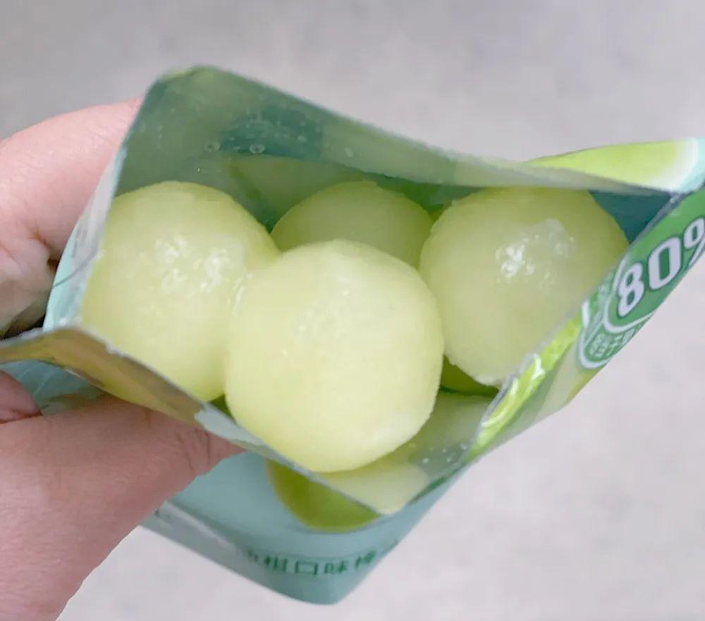 新品雪糕定价3.5元,钟薛高向市场“妥协”?测评:超市7款人气冰棒,哪支值得回购(钟薛高雪糕最贵66元一支)