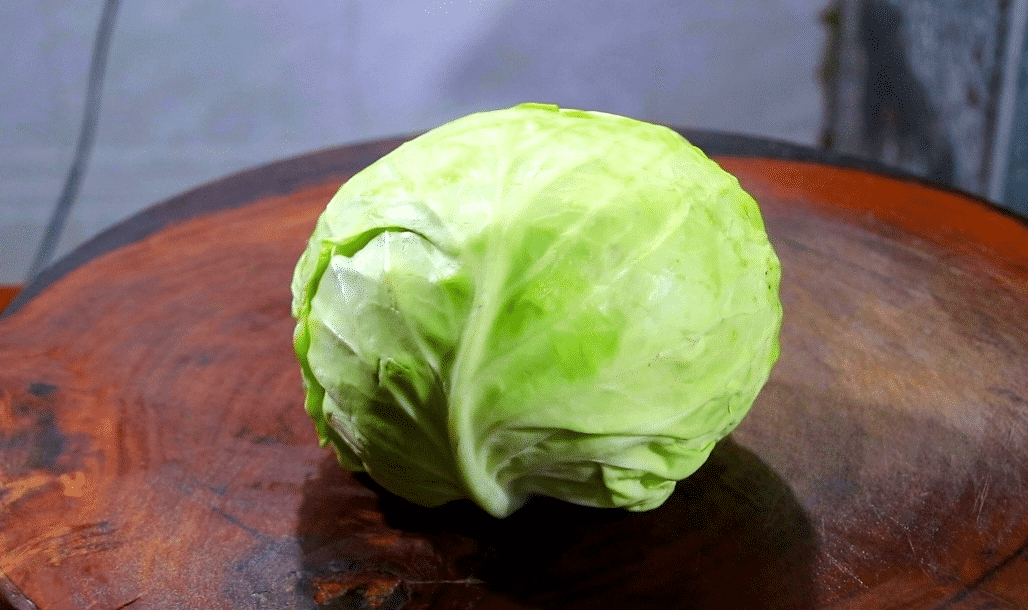 原来炒包菜也有窍门,加一种调料,简单一炒,比吃大鱼大肉还过瘾-炒包菜的秘诀有哪些视频