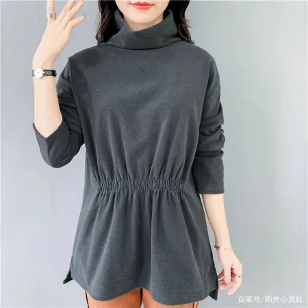 卫衣不吃香了,今秋流行“德绒衫”+哈伦裤,时髦减龄又显气质-德绒衣服的好处