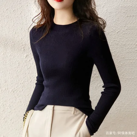 “大衣”已经失宠,今秋突然火了一种小衫,叫“德绒衫”,显高雅-德绒打底衫怎么样