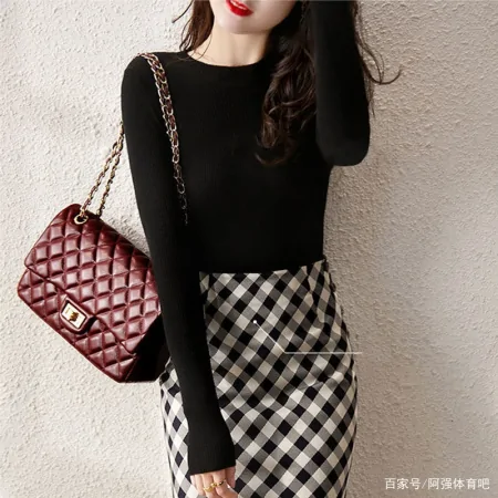 “大衣”已经失宠,今秋突然火了一种小衫,叫“德绒衫”,显高雅-德绒打底衫怎么样