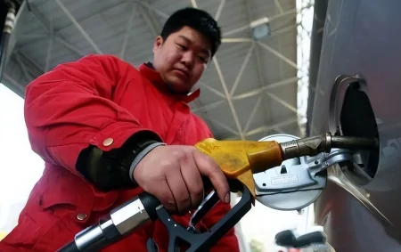 油价调整信息:今天3月2日,国内加油站调整后92、95号汽油售价-油价调整几号