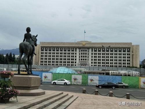 “中亚五国”是哪五国?几个和我国接壤?面积、人口各是多少?(中亚五国原来是一个国家)