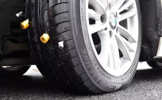 轮胎慢漏气,怎么办!先查看这些原因!-轮胎有点慢漏气怎么办