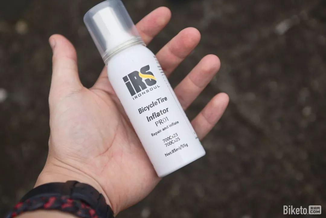 直怼气嘴的补胎神器 1分钟够快了吗?台湾IRS充气补胎液测试-汽车充气补胎宝