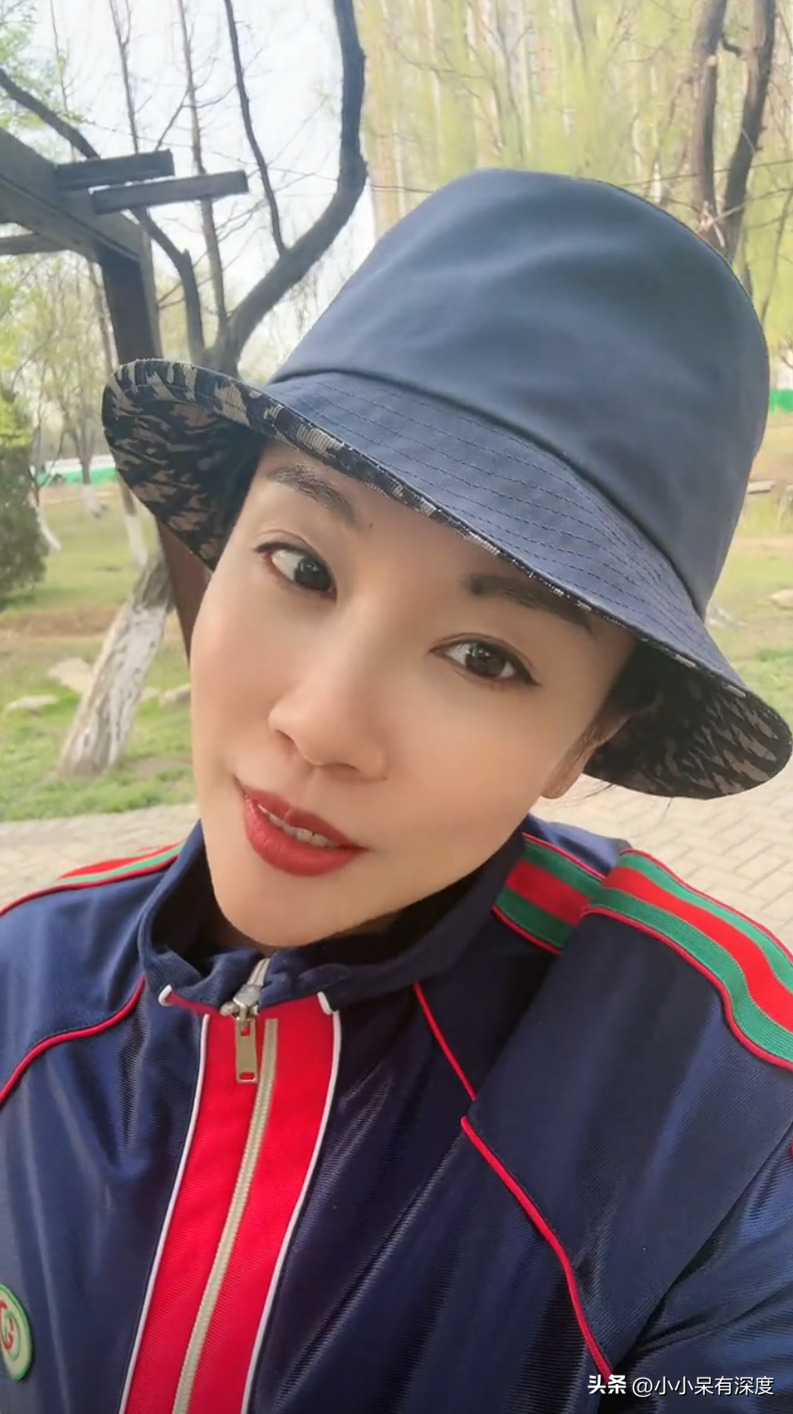 门丽近照,她的《亲爱的你在哪里》,多年后再听这首歌莫名的哭了(原唱亲爱的你在哪里歌词原唱)