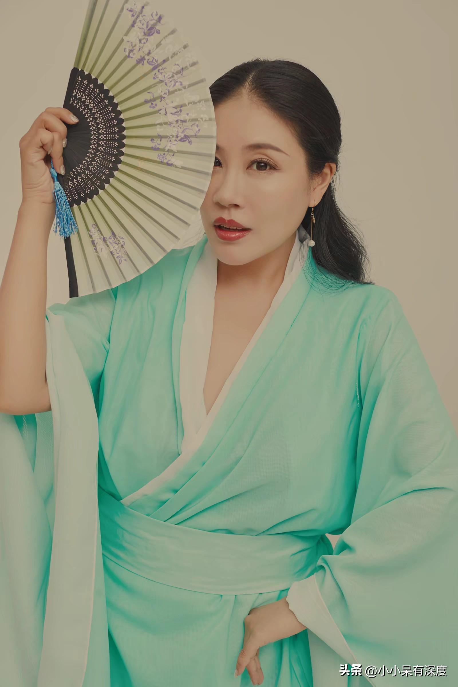 门丽近照,她的《亲爱的你在哪里》,多年后再听这首歌莫名的哭了(原唱亲爱的你在哪里歌词原唱)