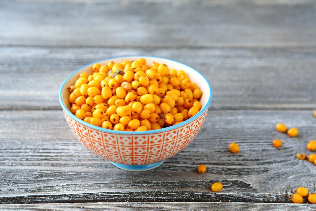 沙棘:沙棘果汁那么有营养,很多人却不喝,这是为什么?(沙棘果汁治什么病)