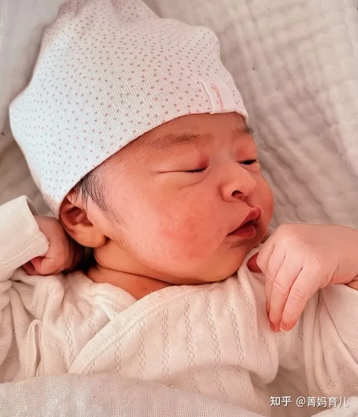 跨国买精生混血女儿的叶海洋,二胎出生了!前一天还在直播(叶海洋是女的吗)