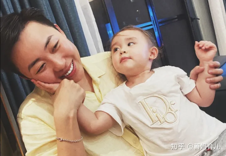 跨国买精生混血女儿的叶海洋,二胎出生了!前一天还在直播(叶海洋是女的吗)