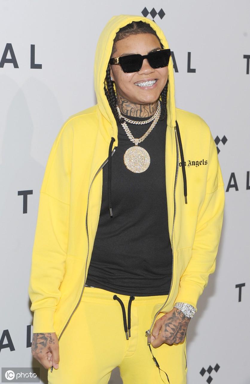 美国当红明星歌手在第五届年度潮汐x摇滚投票盛典上亮相(美国摇滚明星已逝)