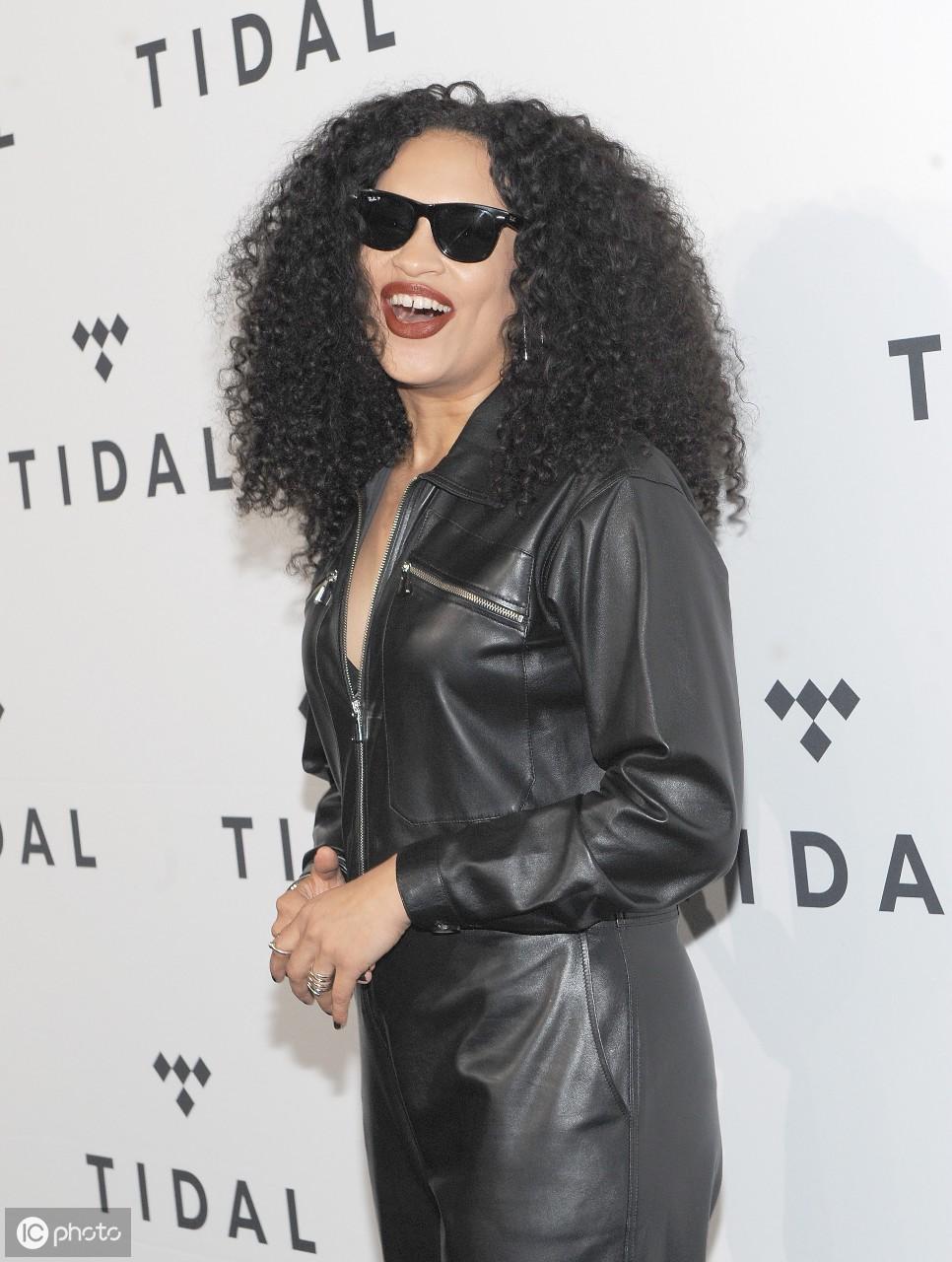 美国当红明星歌手在第五届年度潮汐x摇滚投票盛典上亮相(美国摇滚明星已逝)