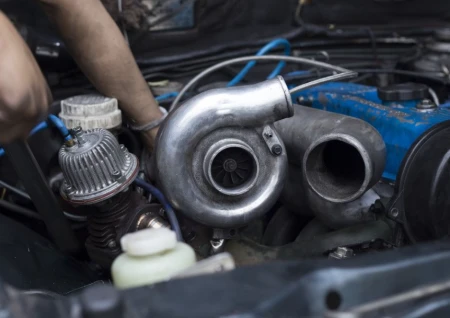 涡轮增压发动机,需不需要热车,如果需要热车大概需要多久?-涡轮增压发动机需要热车吗还是冷车