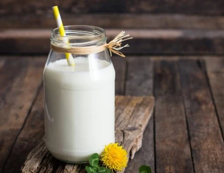 乳腺结节不能喝牛奶?医生:保养乳腺,3种“黄色食物”还需少碰(乳腺结节能吃喝牛奶吗)