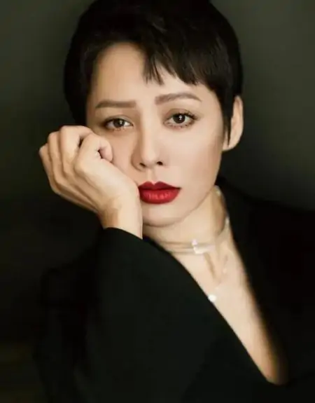 宁静50岁体重控制在两位数,坦言减肥其实也没有那么难-宁静暴瘦