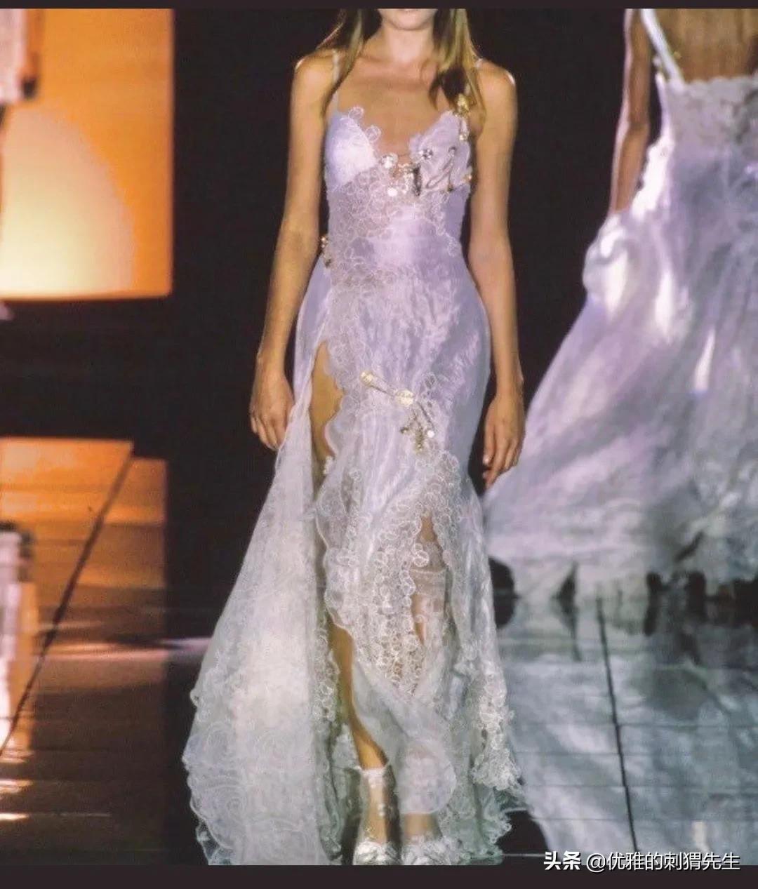 一天认识一个时尚品牌(1)Versace范思哲——高调奢华,极致华丽(范思哲是什么档次的奢侈品)