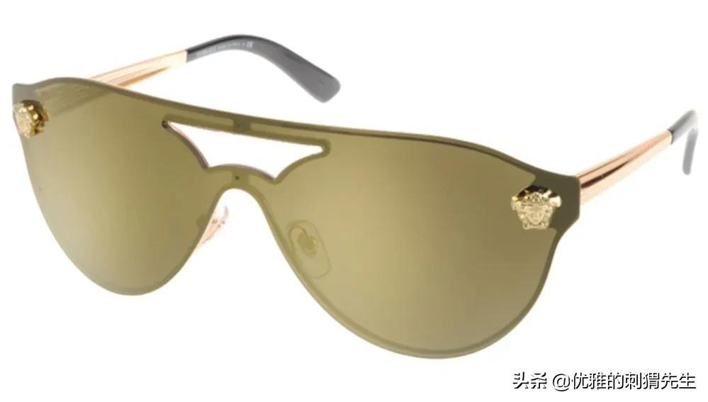 一天认识一个时尚品牌(1)Versace范思哲——高调奢华,极致华丽(范思哲是什么档次的奢侈品)