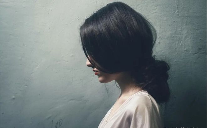 把女儿抗抑郁药换成维生素,抑郁症竟成了家庭不能说的秘密-抑郁药能换着吃吗