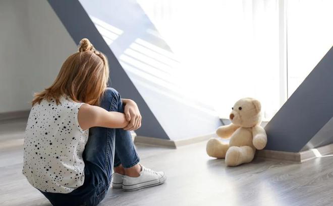 把女儿抗抑郁药换成维生素,抑郁症竟成了家庭不能说的秘密-抑郁药能换着吃吗