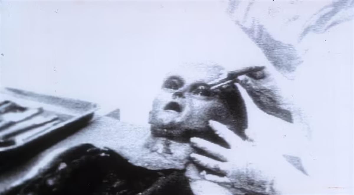 美国人宣布进入飞碟,直径9米能装足球场,里头几分钟外面4小时-美国制造的飞碟