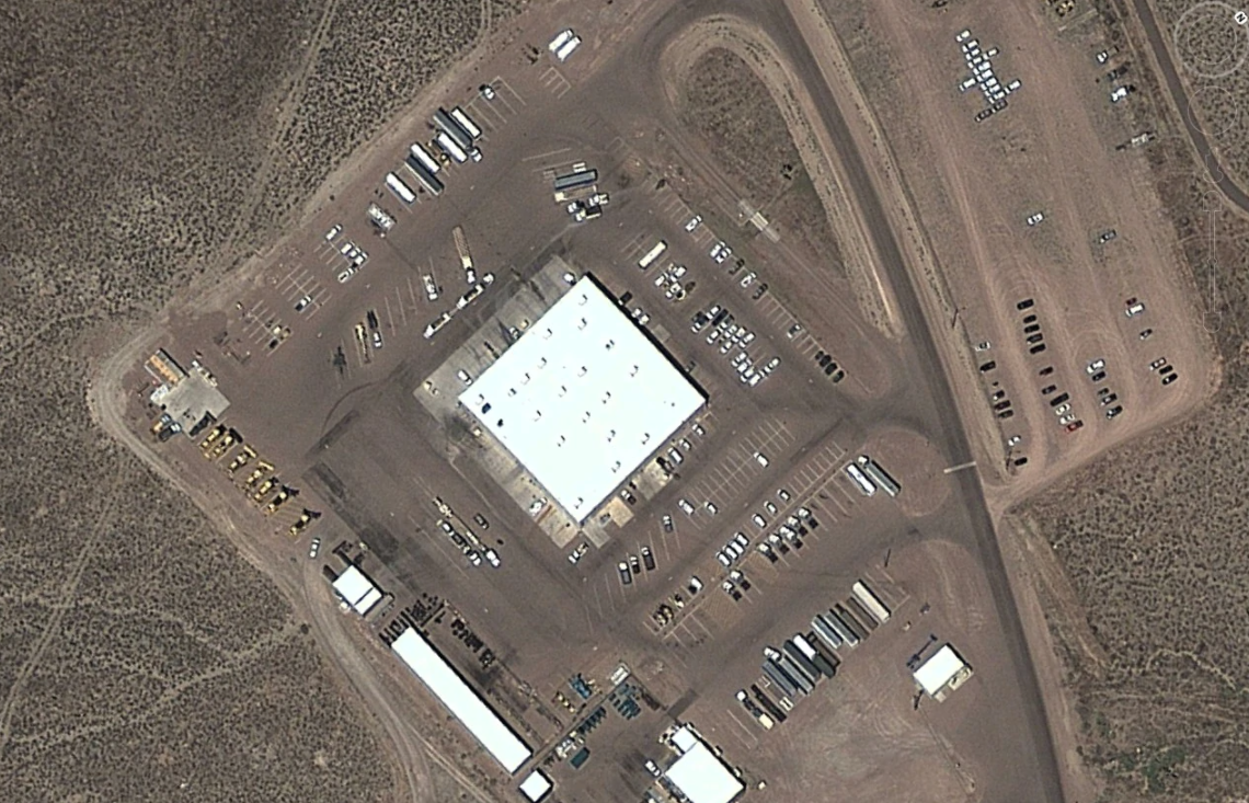 美国人宣布进入飞碟,直径9米能装足球场,里头几分钟外面4小时-美国制造的飞碟