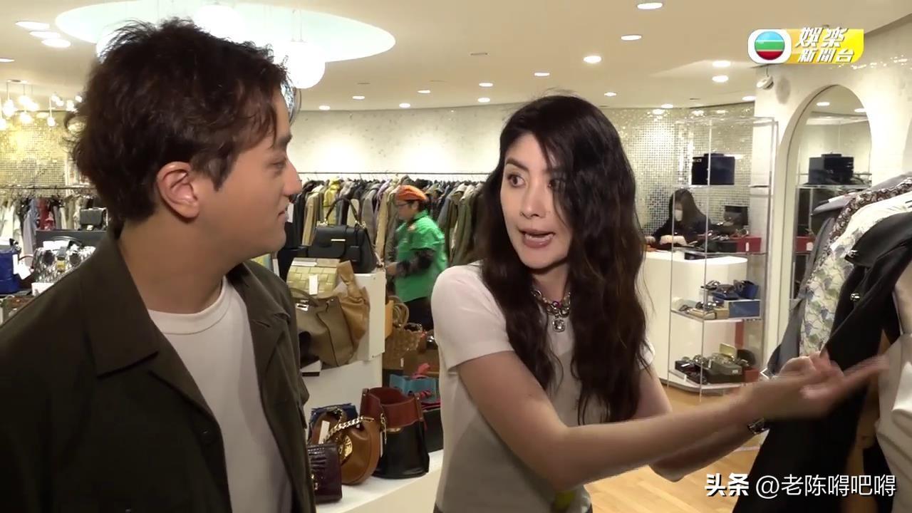 陈慧琳义卖二手衣物,几百人排队抢购,8000件商品一上午全卖光-陈慧琳穿搭