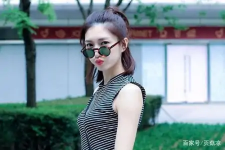 江疏影近照曝光,肤白貌美大长腿众人羡,无奈长裙太暴露显尴尬(江疏影究竟有多美连不屑一顾的笑)