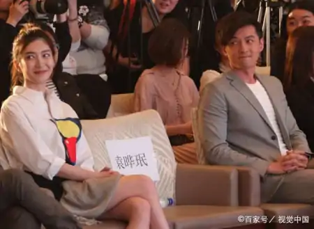 江疏影近照曝光,肤白貌美大长腿众人羡,无奈长裙太暴露显尴尬(江疏影究竟有多美连不屑一顾的笑)