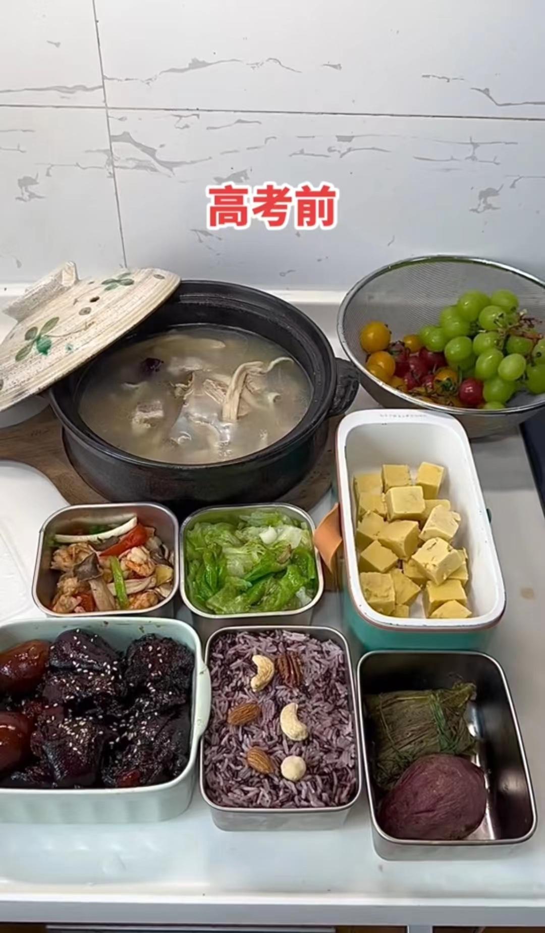 高考前四菜一汤,高考后黄瓜蘸酱,饭菜反差大,考生家庭地位不保-黄瓜蘸的酱是哪种酱做的