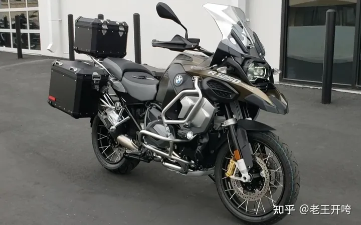 23岁机车美女网红车祸身亡!“机车媛”们引以为鉴,别再害人害己-机车女车祸现场