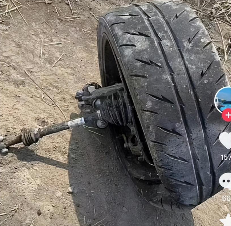 “张雷事件”知情人发声:轮胎脱圈导致失控,侥幸心理不用降速伞-x11 张雷